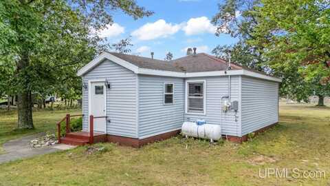 8391 U.6, Rapid River, MI 49878