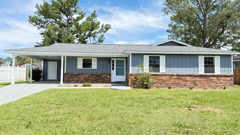 1611 CHARTER OAKS DR, Valdosta, GA 31601