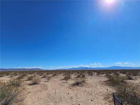 3916 S Pinion Road, Golden Valley, AZ 86413