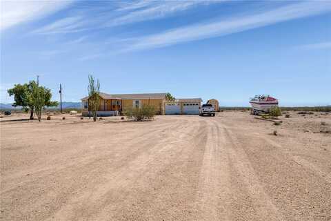 19532 S Lone Ranger Road, Yucca, AZ 86438