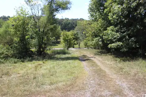 1060 Hwy 1668, Marion, KY 42061