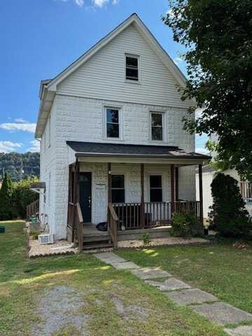 534 Chestnut Street, Springdale, PA 15144