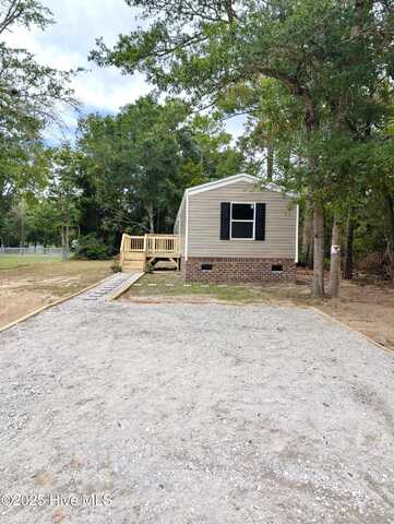 612 Bayshore Drive SE, Bolivia, NC 28422