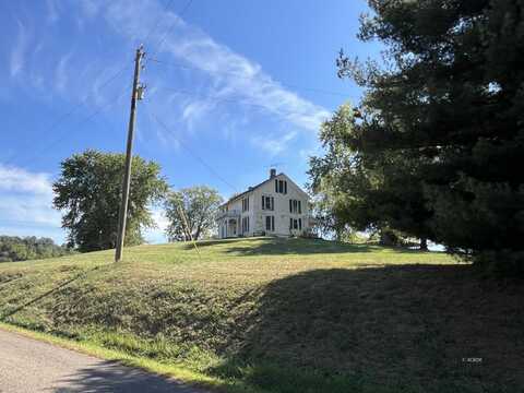 35857 Paulins Hill Rd, Middleport, OH 45760
