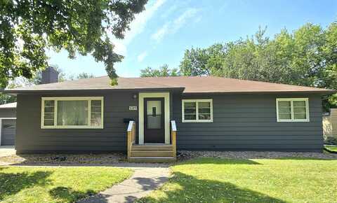 1317 N 2nd Street, Aberdeen, SD 57401