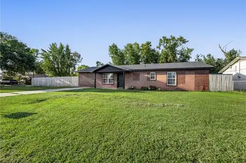 1413 W Bishop DR, Rogers, AR 72756