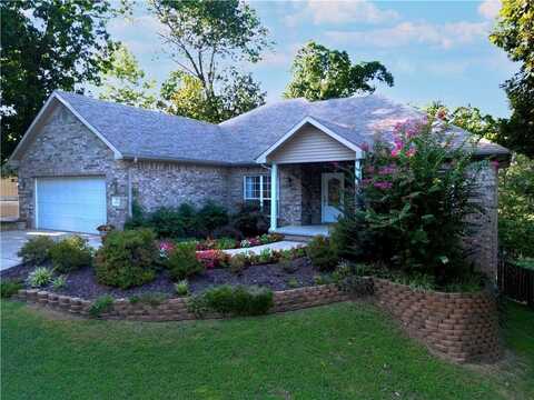 1 Totton LN, Bella Vista, AR 72714