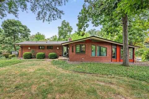 21 Black Oak Drive, Saint Louis, MO 63127