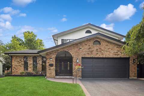 913 62nd Street, Downers Grove, IL 60516