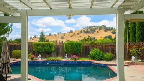 136 Pepperell Court, Vacaville, CA 95688