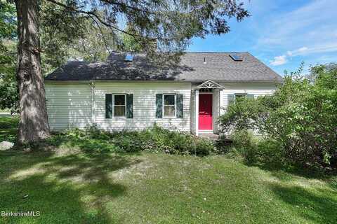 22 Castle Hill Ave, Great Barrington, MA 01230