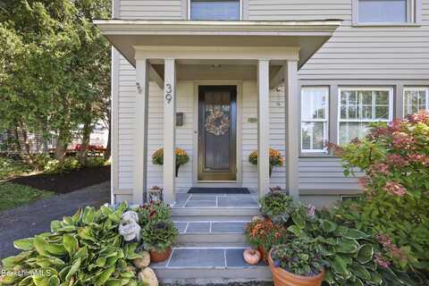 39 Lexington Pkwy, Pittsfield, MA 01201