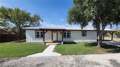 305 E Soyars Avenue, Orange Grove, TX 78372