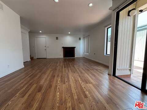 10574 Sunland Blvd, Sunland, CA 91040