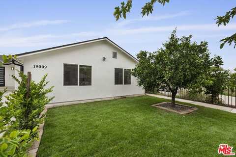 19009 Bessemer St, Tarzana, CA 91335