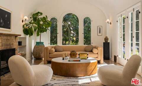 6026 Graciosa Dr, Los Angeles, CA 90068