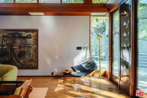 7017 Senalda Rd, Los Angeles, CA 90068