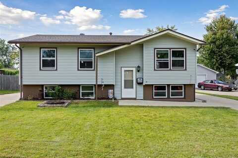 4517 Pineview Drive NE, Cedar Rapids, IA 52402