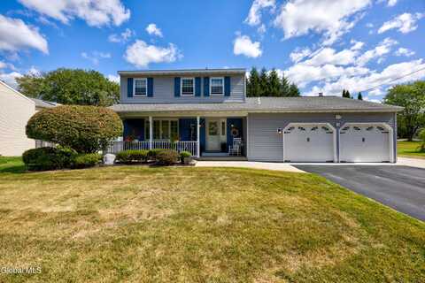 13 Willoughby Drive, Colonie, NY 12205