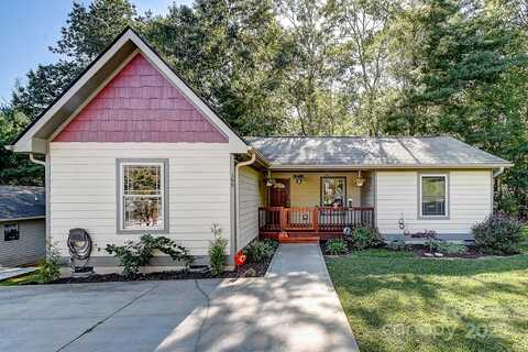 399 Hunters Ridge Road, Mills River, NC 28759