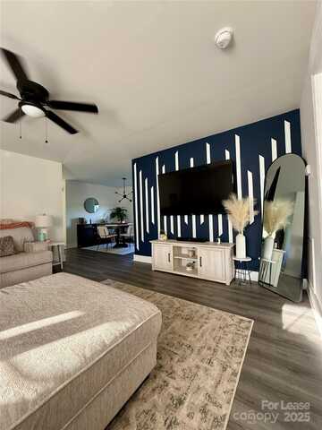 905 Lyme Brook Lane, Charlotte, NC 28206
