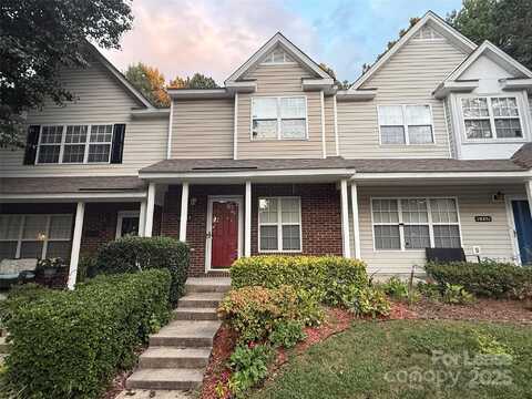 10247 Reindeer Way Lane, Charlotte, NC 28216