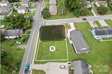 S Justice Street unit: B, Hendersonville, NC 28739