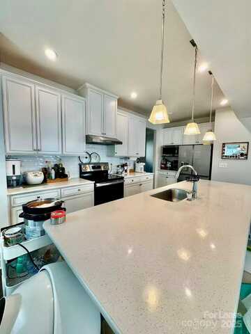 4735 Green Mountain Drive, Charlotte, NC 28215