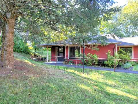 21 Silo Road West, Mansfield Center, CT 06268