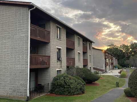 28 Prospect Street, Manchester, CT 06040