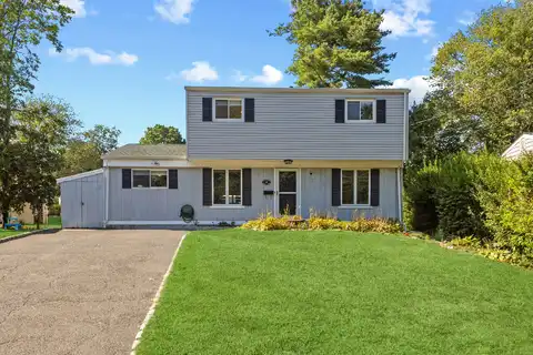 49 Regent Court, Stamford, CT 06907