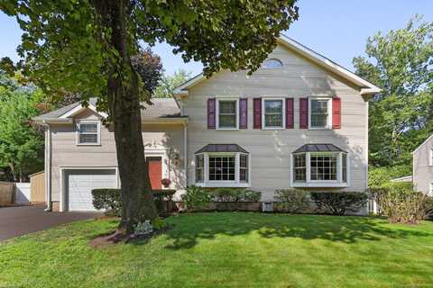 17 Lynn Court, Darien, CT 06820