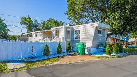 525 East Main Street, Branford, CT 06405