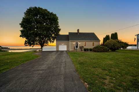 25 Division Street, Waterford, CT 06385