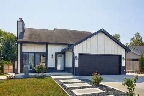 5920 Village Circle, Johnston, IA 50131