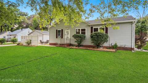 1617 Guthrie Avenue, Des Moines, IA 50316