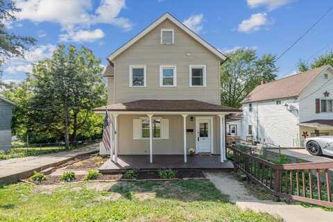 1735 Wood, Dubuque, IA 52001