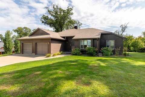660 Pioneer, Platteville, WI 53818
