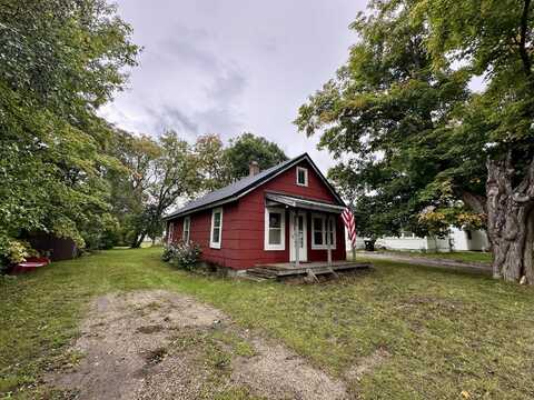 303 W Ave C, Newberry, MI 49868