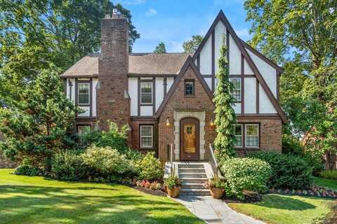 46 Ellis Road, Newton, MA 02465
