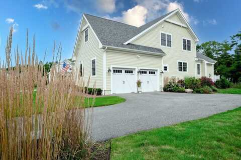 31 Split Rock Ln, Mattapoisett, MA 02739