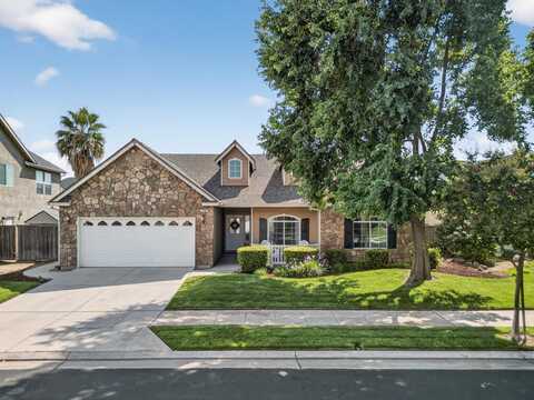636 Everglade Avenue, Clovis, CA 93619