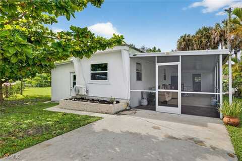 3742 Unique Circle, Fort Myers, FL 33908