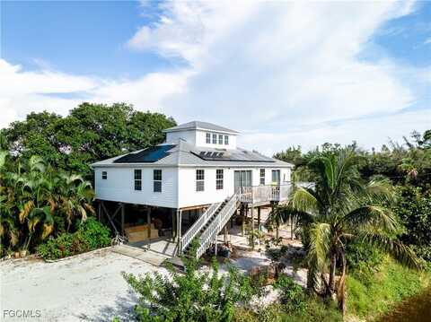 7224 Kreamers Drive, Bokeelia, FL 33922