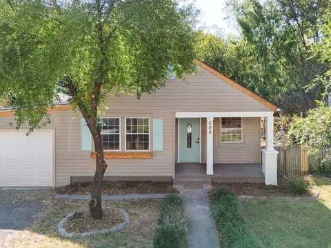 509 RANDOLPH ST, STAUNTON, VA 24401