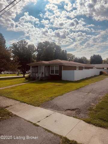 1580 Sadie Ln, Louisville, KY 40216