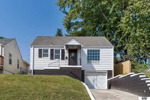 2208 N 60th Street, Omaha, NE 68104