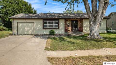 1110 Potter Road, Bellevue, NE 68005