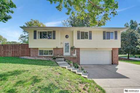 6001 Fleetwood Drive, Lincoln, NE 68516