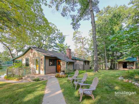 2626 W Sandy Beach Lane, Bitely, MI 49309